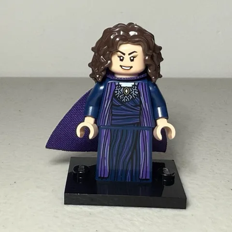 LEGO Minifigure Agatha Harkness