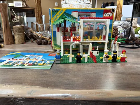 LEGO 6376 Breezeway Café LEGOLAND Town Vintage 1990 183pcs Box Manual COMPLETE