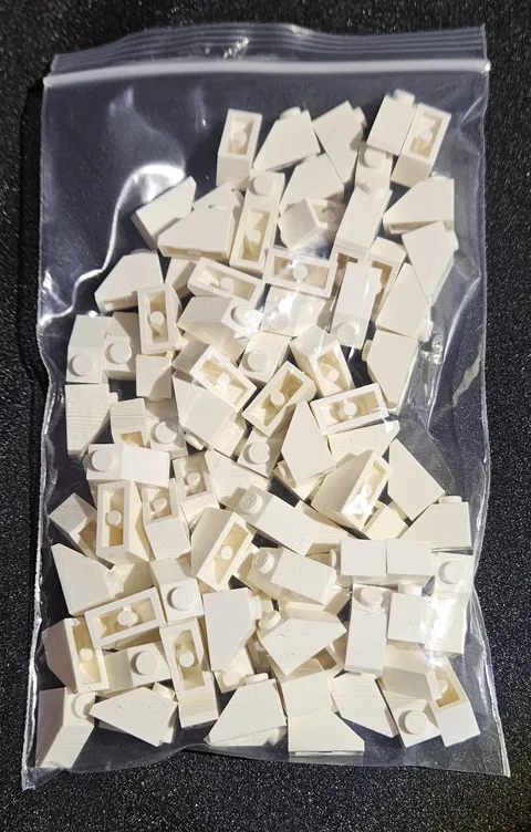 LEGO White 2x1 45 Slope Lot of 100 Part 3040 1 Bag of 100 Brand New Pieces