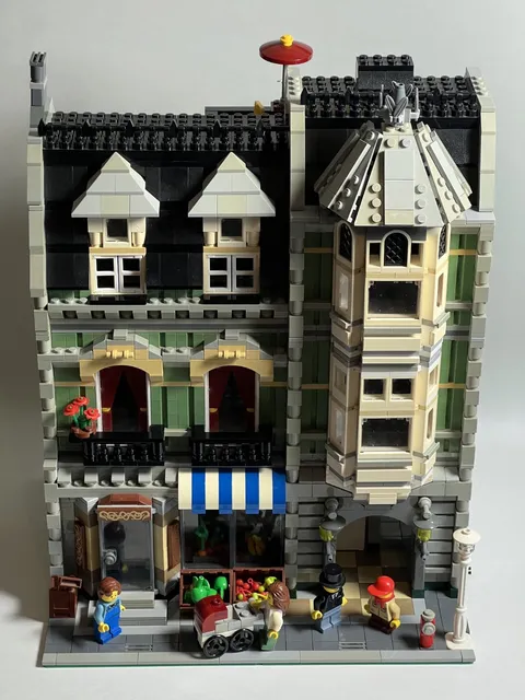 LEGO Advanced Models Green Grocer Modular Building 10185 Used UV Damage
