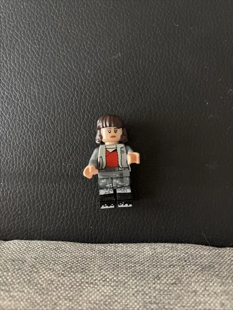 LEGO Qi'ra STAR WARS MINIFIGURE SOLO FROM SET  75209