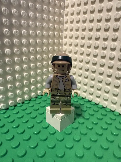 LEGO Star Wars Minifigure - Endor Rebel Trooper Commander Rex - 75094 sw0646