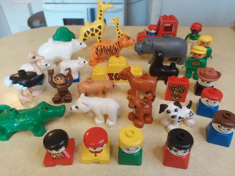Lego Duplo Mixed Lot of 30 Pieces People And Animals Zoo Safari Family
