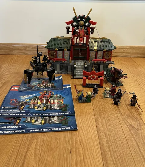 LEGO NINJAGO: Battle For NINJAGO City (70728) - 95% Complete With Instructions
