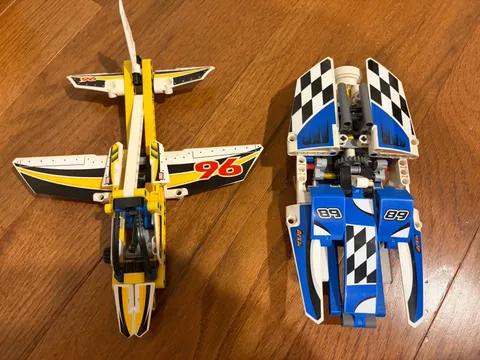LEGO TECHNIC: Hydroplane Racer (42045) And Display Team Jet (42044) COMPLETE