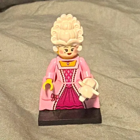 LEGO Minifigures Series 24 Queen Minifigure Plastic Age 5+