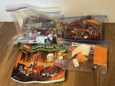 Lego Minecraft 21122 The Nether Fortress Minifigures & Manual