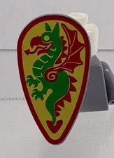 LEGO Minfigure Castle Oval Shield Dragon Green and Red Pattern 2586p4b