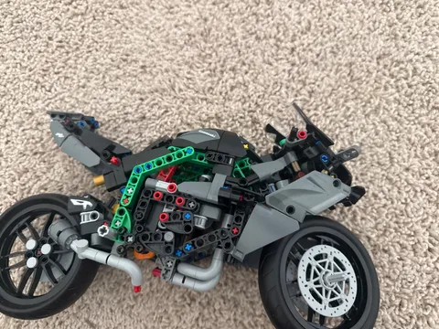 LEGO Kawasaki (42170) missing pieces