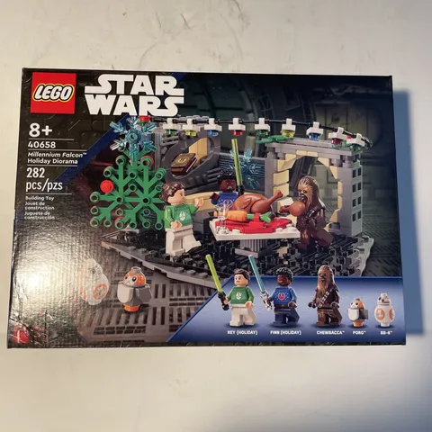 LEGO 40658 Star Wars Millennium Falcon Holiday Diorama - Limited Edition