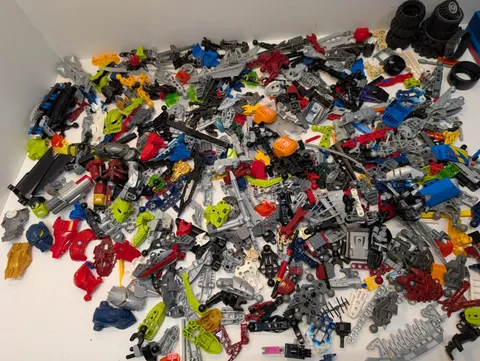 LEGO Bionicle Lot Parts Pieces Figures Masks 2000s Over 3 lbs READ Not Complete