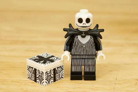 LEGO Disney Series 2 Collectible Minifigures 71024 Jack Skellington & Gift Box
