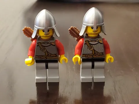 2x Lego Lion Knight Minifigure Scale Mail Castle Kingdoms 7946 Mini cas451