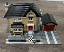 LEGO CREATOR: Model Town House (4954) Used,  100% Complete