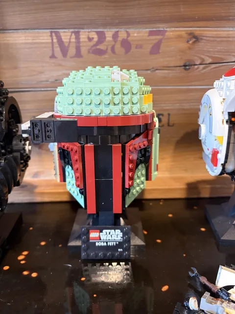 LEGO Star Wars Boba Fett Helmet 75277 Set 625pcs 18+ w/ Stand & Plate
