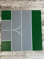 LEGO Base plate Road 32 x 32 7-Stud T Intersection Runway V Narrow Pattern