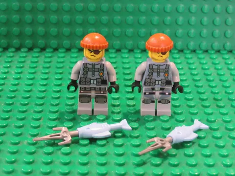 Lot of 2 LEGO Ninjago Movie Minifigures Shark Army Thug 70614 SS47