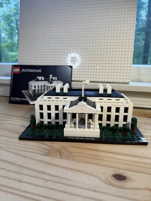 LEGO Architecture: The White House (21006) 100% Complete W/ Instructions, No Box