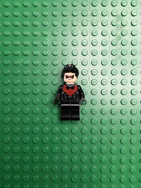 LEGO DC Superheros Batman 2 Nightwing Red Eyes Minifigure sh0085