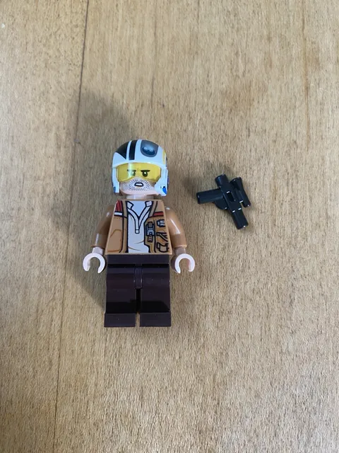 Lego Star Wars Poe Dameron (Medium Nougat Jacket, Helmet) Minifigure