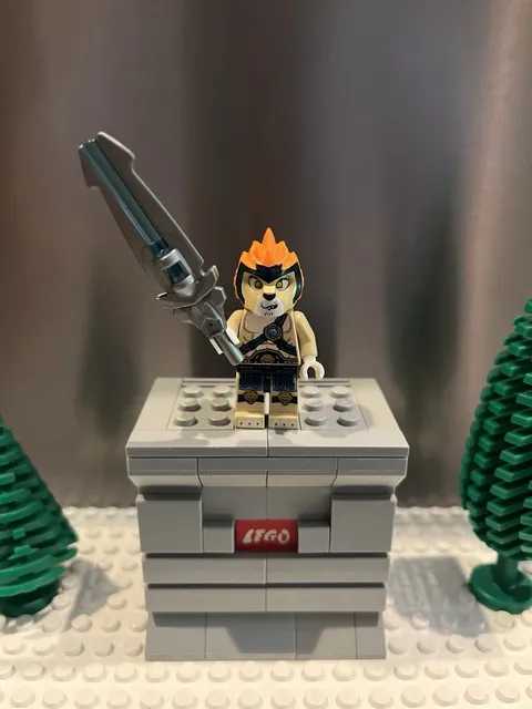 LEGO Leonidas lion minifigure Legends of Chima 70014 70006 loc017 with Weapon !
