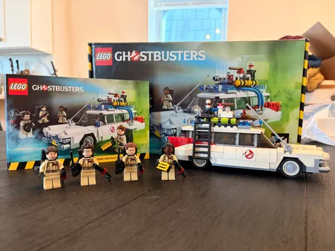 Lego Ideas Ghostbusters Echto-1 with Box, Instructions, Minifigs - Stand Missing