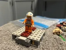 LEGO Star Wars Rebel Pilot Minifigure with Helmet