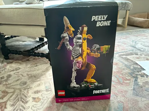 LEGO Fortnite Peely Bone 77072 Complete Set 1414 pcs 18+ Box