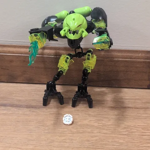 LEGO #6201 Hero Factory Breakout Villains Toxic Reapa, Missing 1 piece 