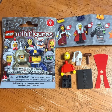 Lego 71000 CMF Series 9 - JUDGE Minifigure #10 NEW in OPEN BAG