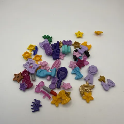 LEGO Lot of Assorted Friends Minifigure Accessories Bow Hat Stars Glasses 004