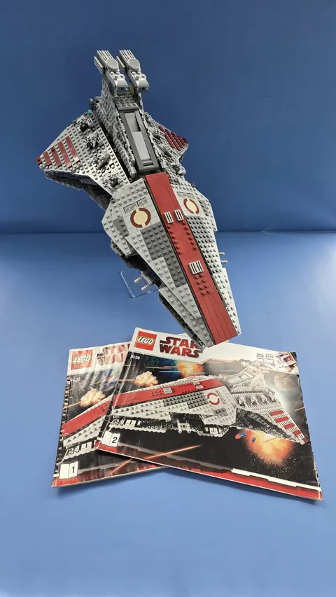 LEGO Star Wars: Venator-Class Republic Attack Cruiser (8039)