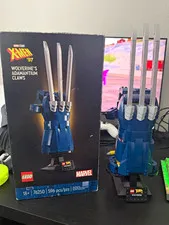 LEGO Marvel X-Men Wolverine Adamantium Claws 76250 596pc Display Stand USED
