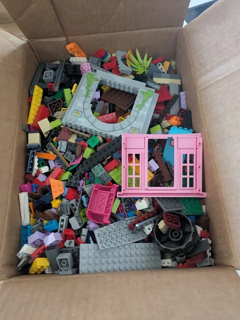 Box Of Miscellaneous LEGO Parts. 8 Pounds