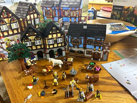 LEGO Castle 10193 Medieval Market Village 1601pc Box & Instructions 99% complete