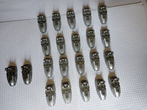 22 Bionicle Lego 90661 Star Wars Hero Factory Foot 20 Silver and 2 Pearl Dk Gray