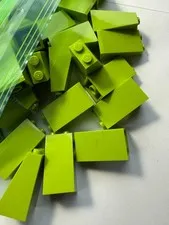 LEGO-NEW-#3684C-LIME-SLOPE 75 2 X 2 X 3 SOLID STUDS-5 PIECES