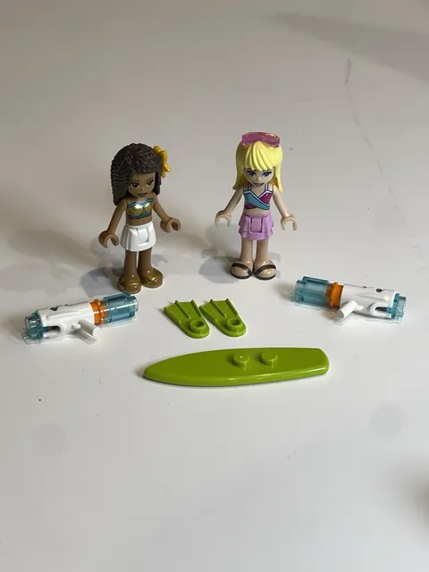 Lego Stephanie & Andrea Minifigure Friends 41374