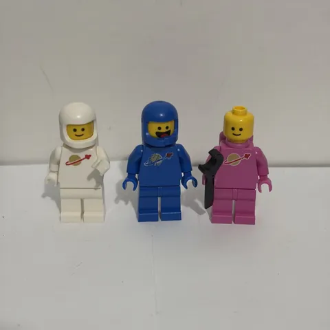 LEGO Minifigure Rare Pink, White, And Blue Lego Spaceman Astronaut Minifigure