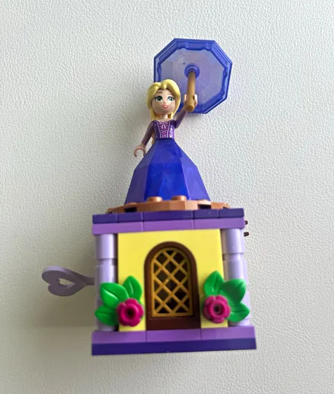 LEGO Disney Princess Rapunzel Minifigure w/ Spinning Twirling Base & Umbrella