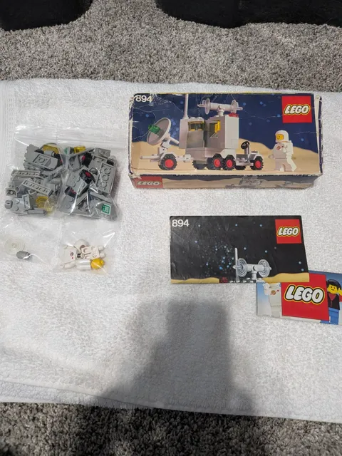 LEGO 894 Space Set Spaceman Astronaut w/ Box and Instructions