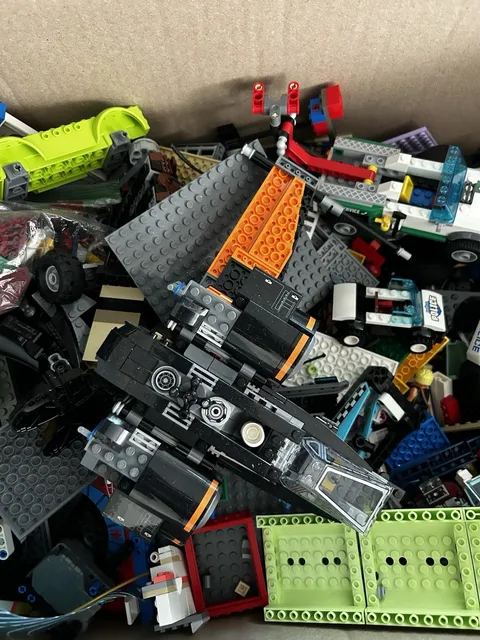 30 lbs Bulk LEGO Lot – Star Wars, City, Police, Batman & More + Baseplates