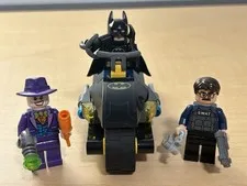 LEGO DC Superheroes Batman Minifigure Lot + Batcycle 6860 (Batman, Joker, Jim)