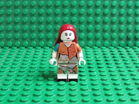 LEGO Sally Minifigure from The Nightmare Before Christmas set 71024 SL22