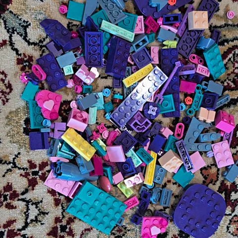 LEGO Bulk Lot Loose Bricks,Plates & Pieces..Pink, Purple, Aquamarine