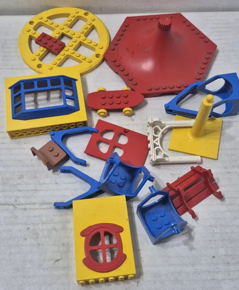 Lot of Vintage Lego Fabuland Specialty Parts & Pieces Merry Go Around 3668