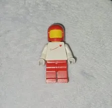 LEGO Vintage Space Minifigure With Helmet - White & Red