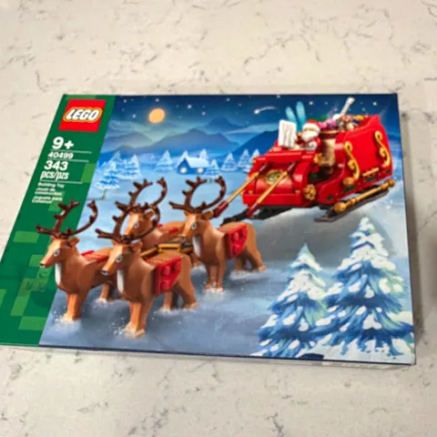 LEGO Santa's Sleigh 40499 Santa Minifigure & Reindeer 343pcs Box 9+
