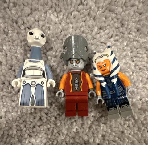LEGO Star Wars Minifigure alien pack Ashoka tano and more