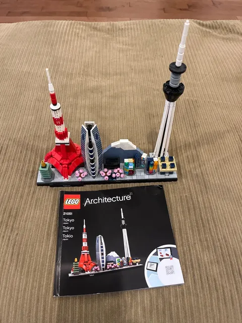 LEGO ARCHITECTURE: Tokyo (21051) - no box, complete with instructions